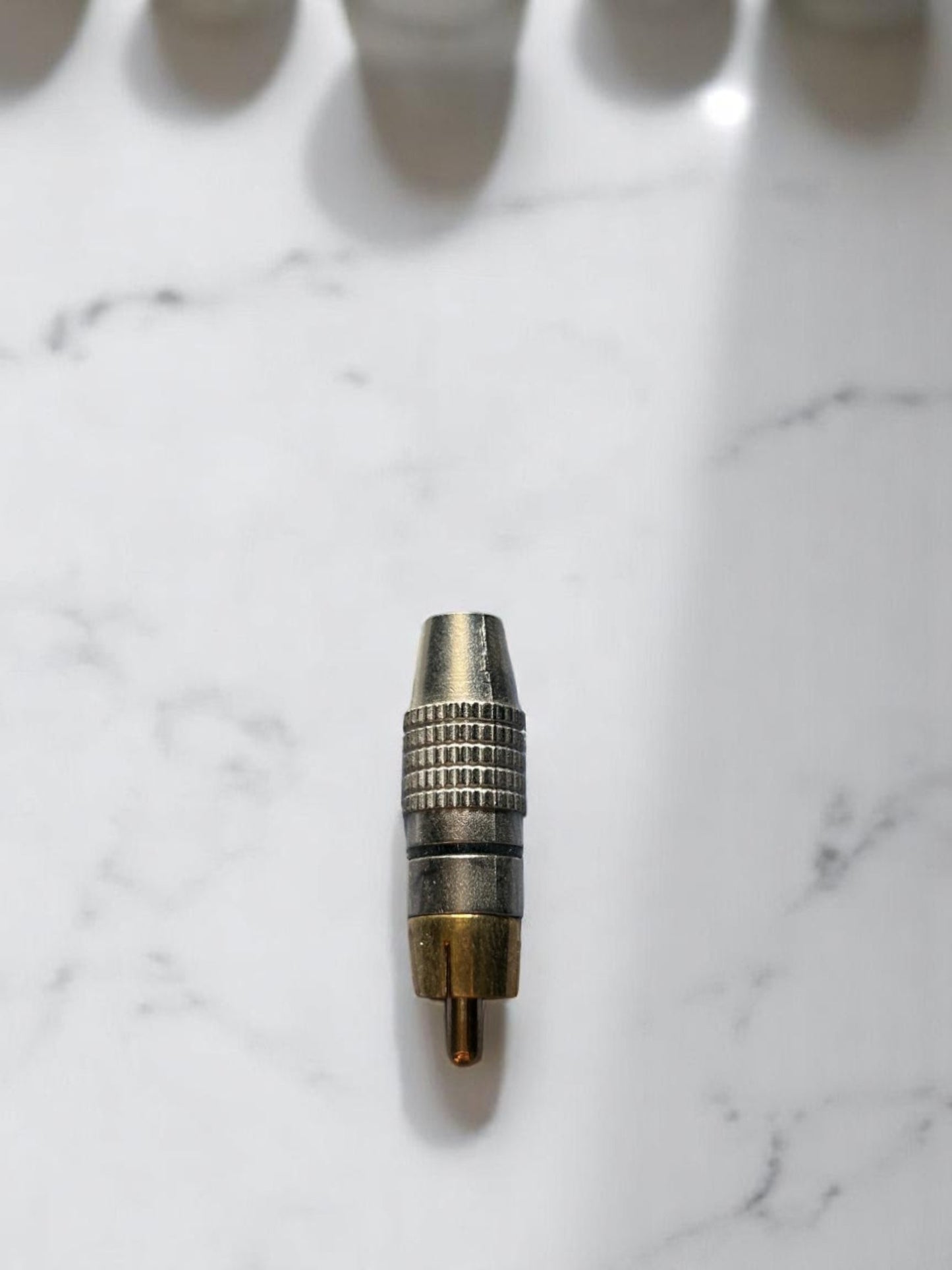 RCA macho metálico