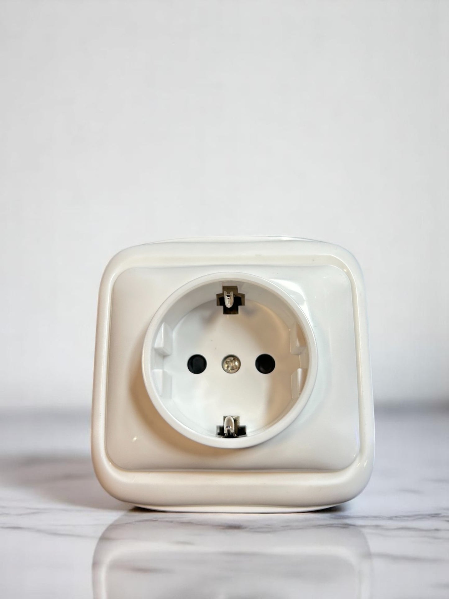 Base schuko de superficie