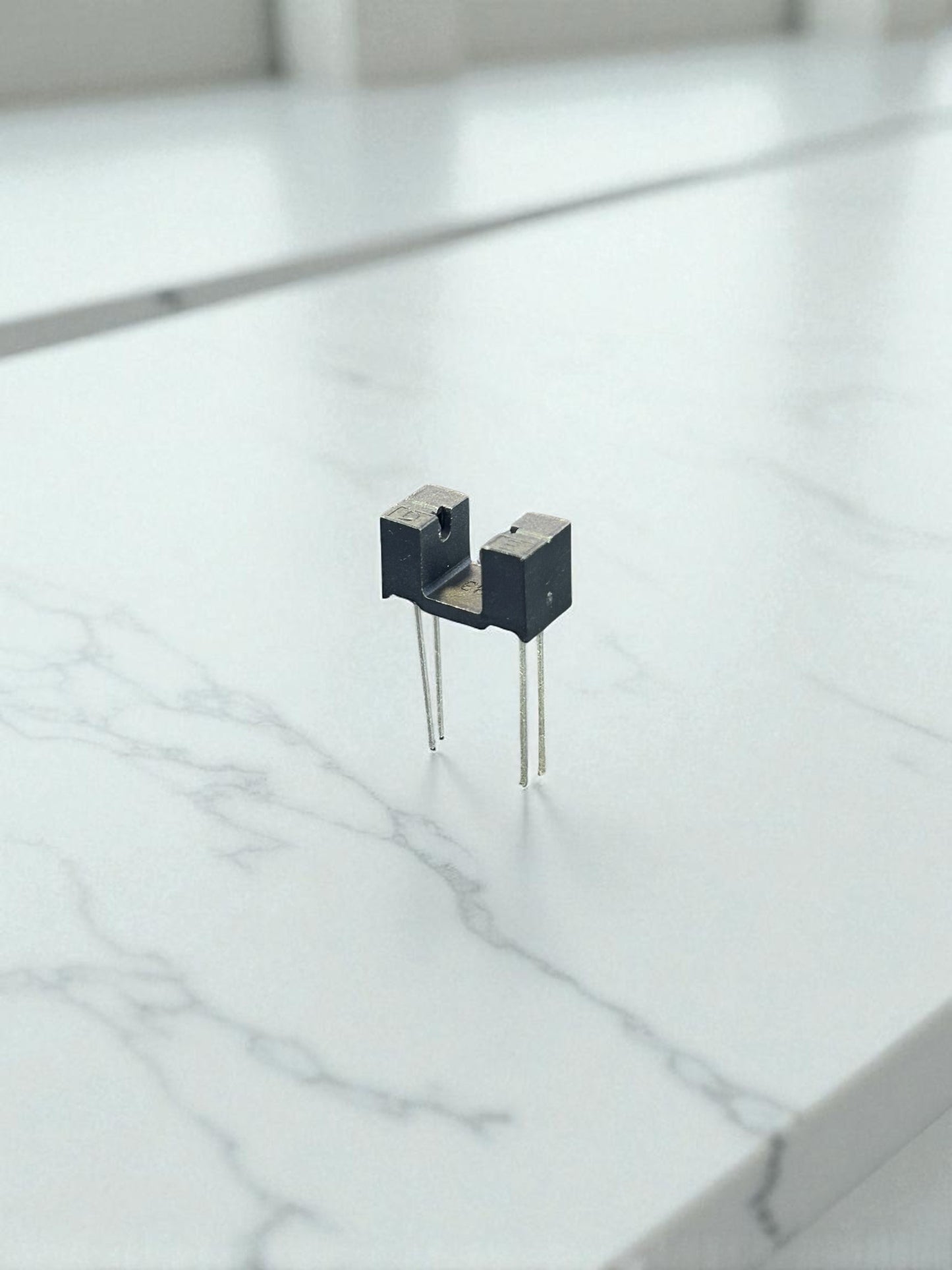 Sensor fotoeléctrico MOC70P1