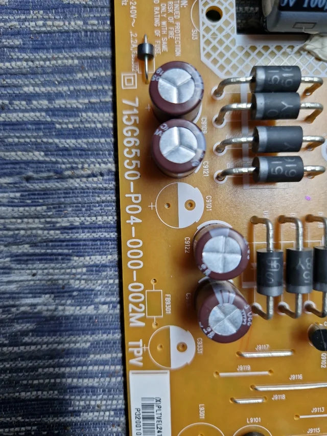 Fuente 715G6550-P04-000-002M