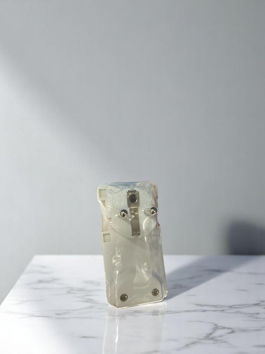 Clavija enchufe schuko acodado macho blanco