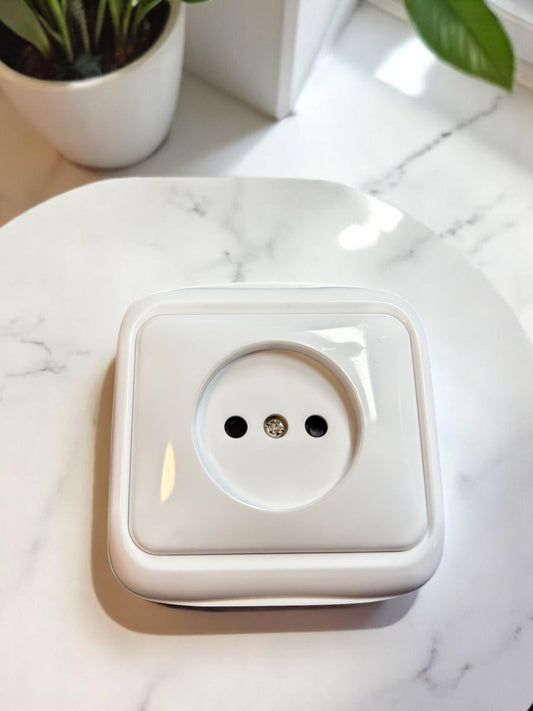 Base schuko de superficie