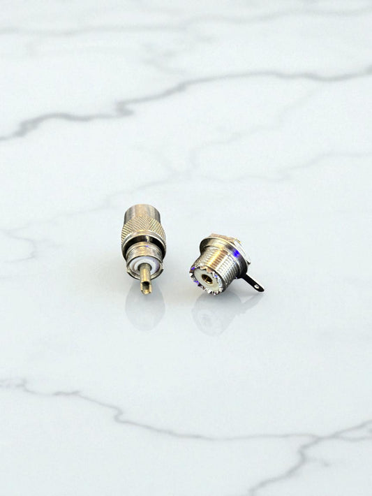 Conector emisora macho-hembra