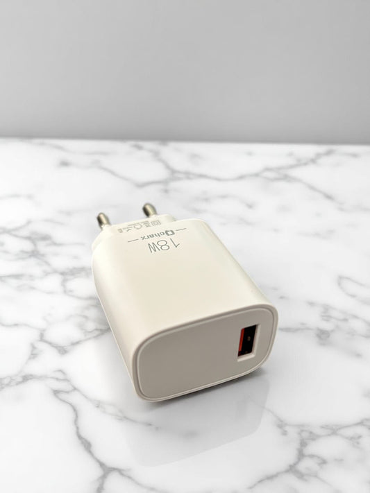 Alimentador USB 18W (Carga rápida)