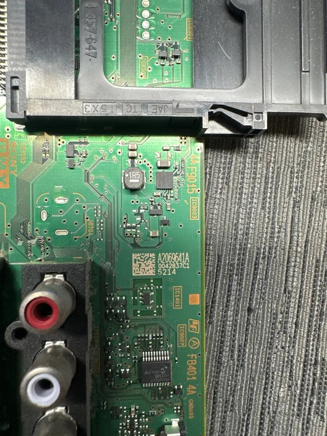 Main A2069641A / 1-893-880-21